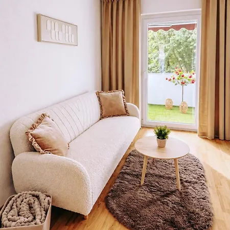 Lejlighed Modernes City-apartment Mit Grossem Balkon